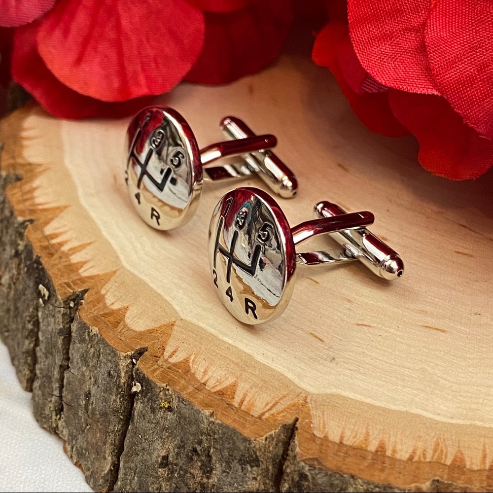 5 Speed Silver 5th Gearshift Cufflinks - Picture 6 of 16
